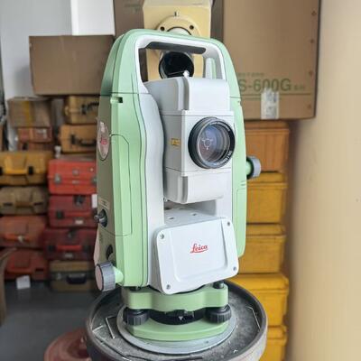 Leica TS03 Total Station with 30X Magnification 0.5m Minimum Focus and 1000m Non Prism Distance for Topographic Surveys