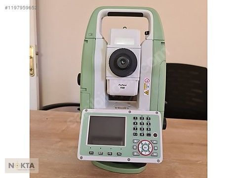 Station totale Leica TS03 Obtenez des mesures précises avec Topcon Station totale 2'' Précision 1' Affichage minimum