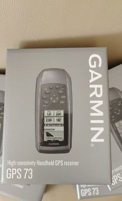 Garmin 73 gérer GPS Navigateur portable GPS facile à utiliser avec 4 niveaux de type d'affichage LCD gris et 50 itinéraires de navigation