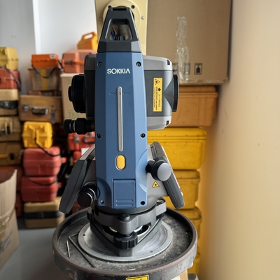 Station totale Sokkia IM101 utilisée, 5,3 kg, station totale Topcon, mise au point minimale de 0,5 m pour des exigences de levés précis