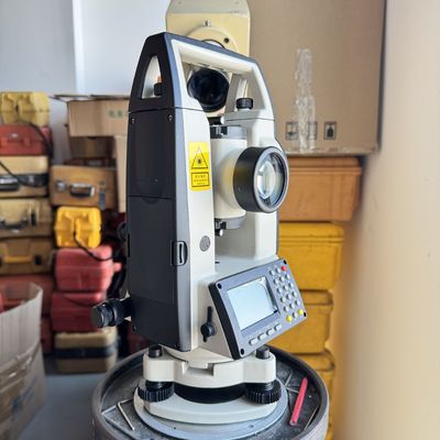 Théodolite numérique électronique de marque South NT-023 Mesure précise de la distance avec un grossissement de 25,9X et une précision de la distance de visée ≤0,4%D